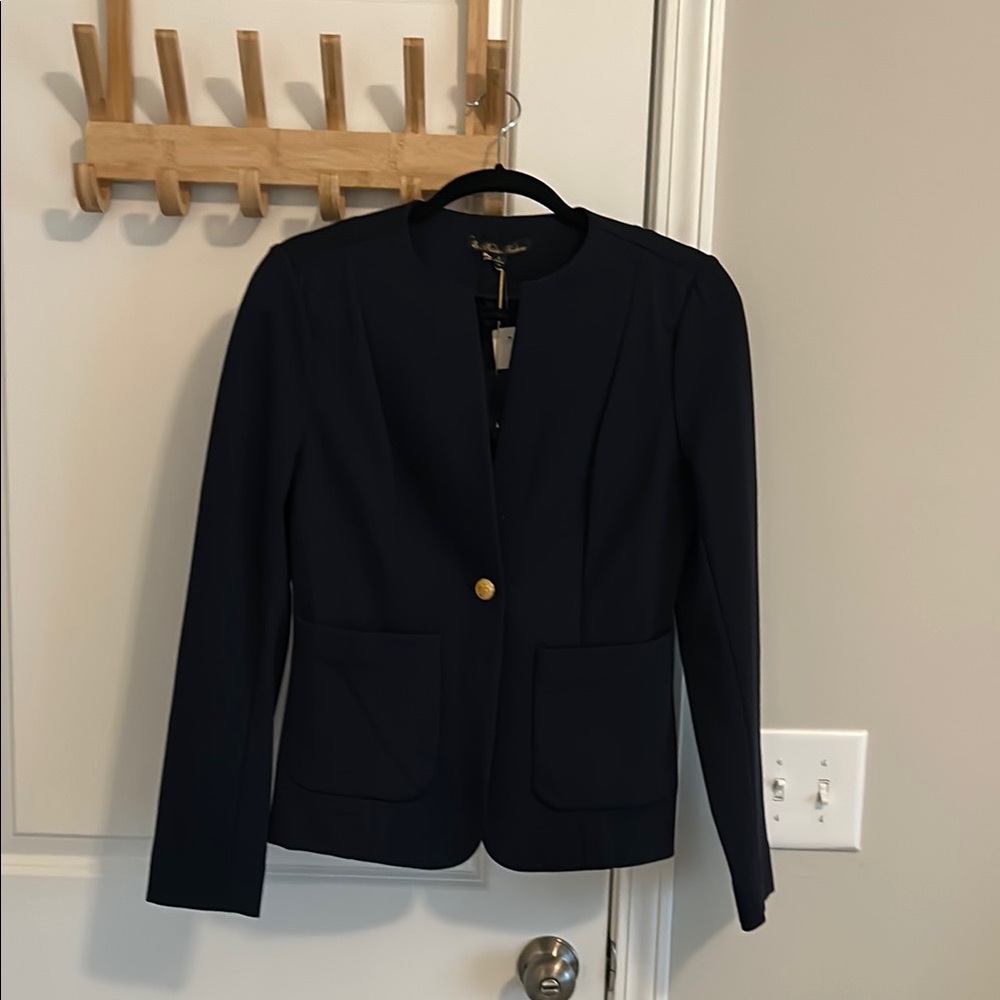 Elegant Navy Women's Blazer